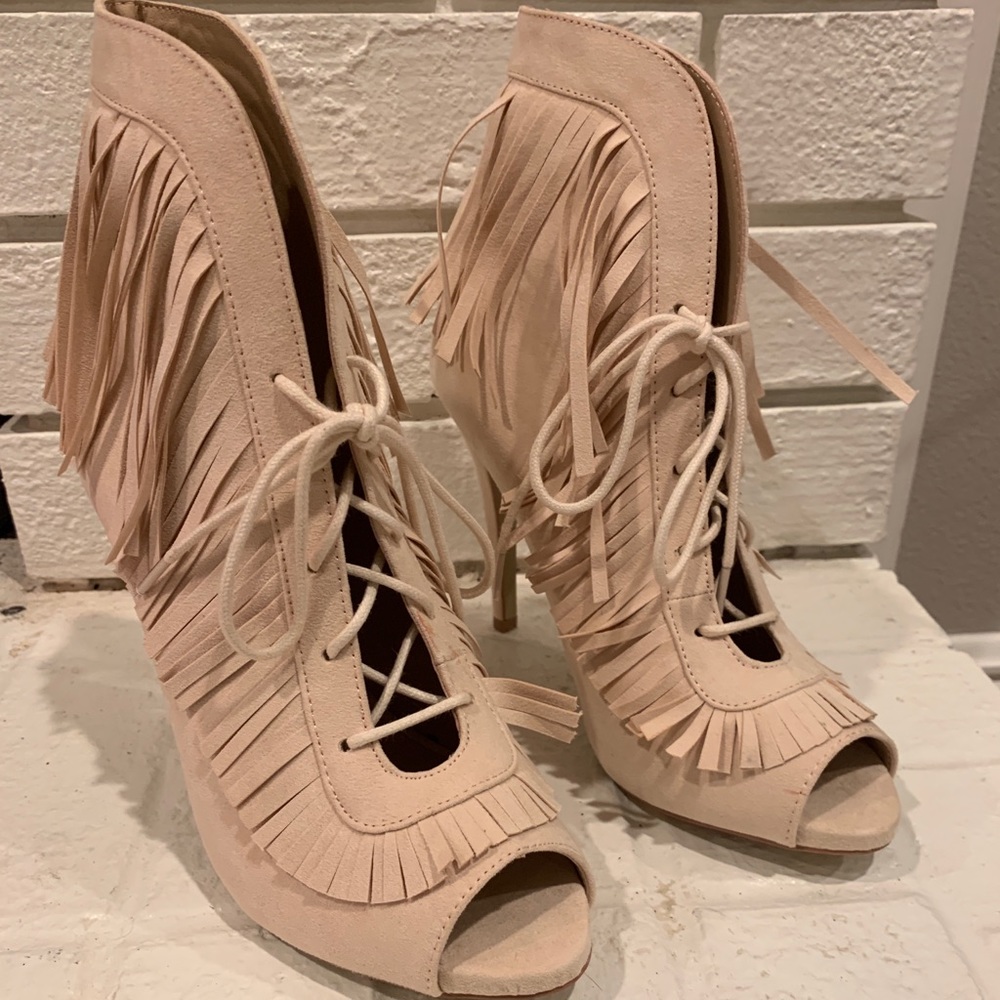 Shoedazzle Raven Fringe Heel